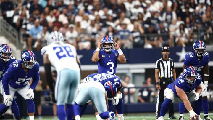 Giants' backup lineman commits 4 penalties on opening drive vs Cowboys