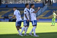 Sin los chilenos en cancha, Vélez Sarsfield se queda con la Supercopa Argentina