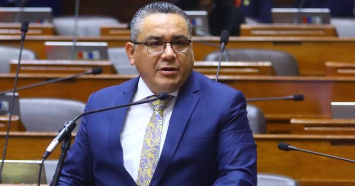 Fiscal de la Nación denuncia constitucionalmente a Juan José Santiváñez por actos como titular del Mininter