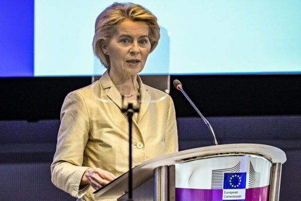 Von der Leyen lucha por el voto socialista ante el acoso ultra