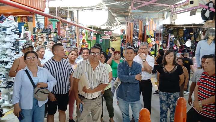 Comerciantes del mercado «El Bosque» denuncian magistrados y presentan amparo en Lima