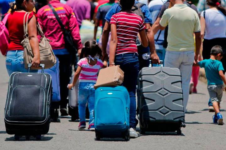 La esperanza en una maleta, por Luis Ernesto Aparicio M.