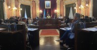El Concello dispara el gasto a dedo: 4,7 millones en seis meses apuntan a récord