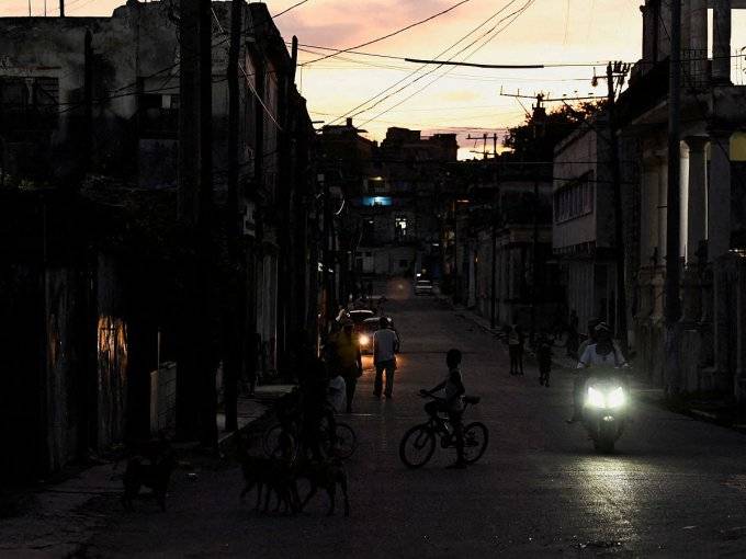 Cuba sufre una nueva "desconexión total" del sistema eléctrico que afecta a toda la isla