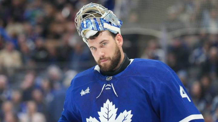 Maple Leafs lock up goalie Anthony Stolarz with 4