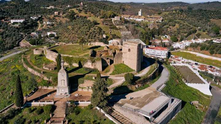 La primera carrera extrema de Sevilla reta a recorrer 100 kilómetros en 20 horas en la Sierra Morena