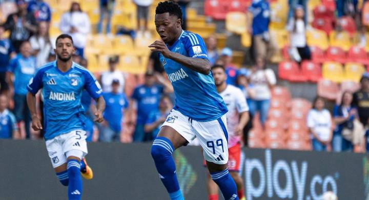 Liga BetPlay: Hernán Torres se ‘emberracó’ con sus jugadores en pleno partido y quedó en video