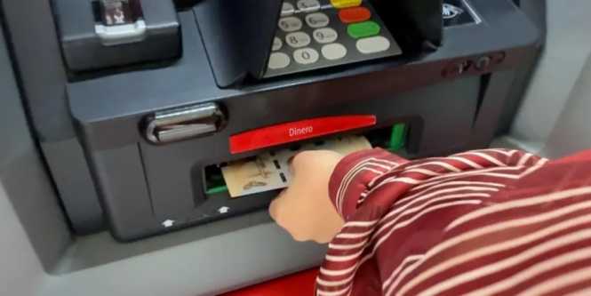 Olvídese de la tarjeta: este es el sistema que permitirá retirar dinero en cajeros en Colombia de manera más fácil