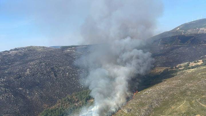 El incendio de Castromil en Zamora se eleva a nivel 2 y se estudian posibles evacuaciones