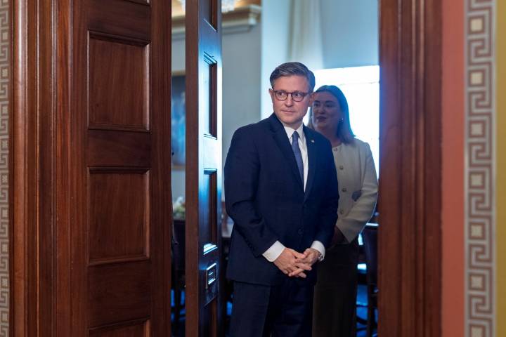 D.C. Memo: Dems insist on health care funding as shutdown looms