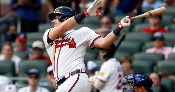 Braves catcher Sean Murphy will undergo season-ending surgery to repair a labral tear in his hip