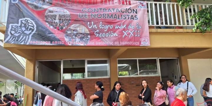 Contrata IEEPO a mil 218 normalistas tras pacto con la S