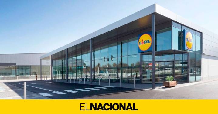 Esta gabardina de Lidl parece heredada de un armario parisino (pero es low cost)