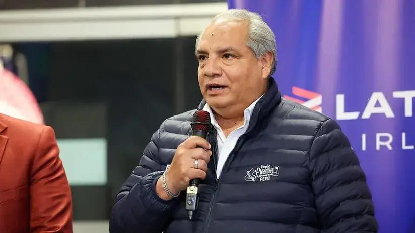 Ministro Sandoval destacó la disposición de Rafael López Aliaga para abordar técnicamente el tren Lima