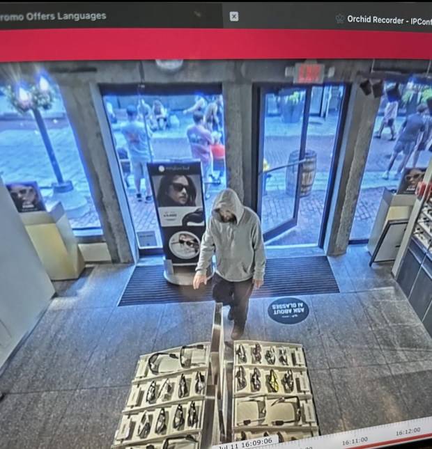 Faneuil Hall Marketplace falls victim to Boston shoplifting splurge