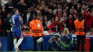VIDEO: Enzo Fernández fue agredido por hinchas de Benfica y tuvo que intervenir Mourinho