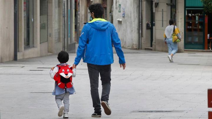 ¿Está retribuido el permiso paternal de ocho semanas?