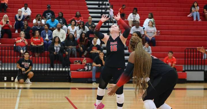 Horn, Mesquite look to navigate tough 11