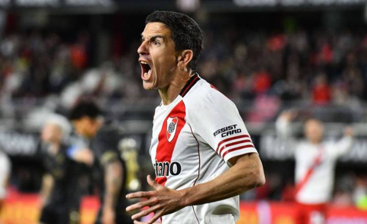 River retomó el liderazgo del Grupo B al vencer a Estudiantes de La Plata