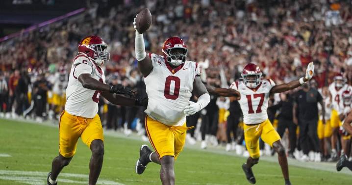 USC exorcises its Big Ten road demons by beating Purdue to remain unbeaten