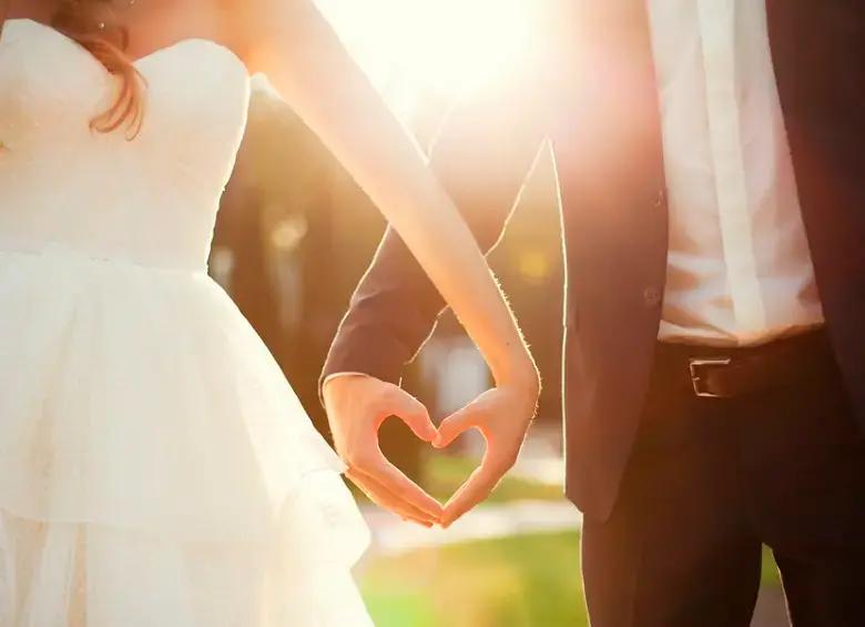 Lo que es la impuntualidad: inició la boda solo porque su novia llegó tarde al altar
