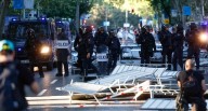 España: Los incidentes en el final de La Vuelta dejan 22 policías heridos y dos detenidos 