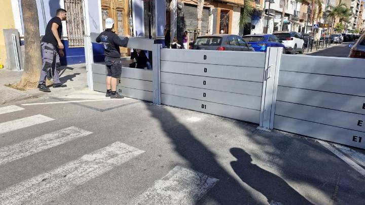 Aldaia instala compuertas anti riadas en el barranco de la Saleta