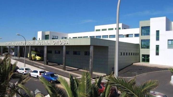 Una conductora resulta herida tras volcar su vehículo en el norte de Lanzarote