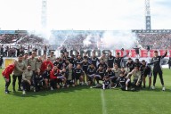 VIDEO. No hay caso: hinchas de Colo Colo se pelean entre ellos en medio del ‘arengazo’ previo al Superclásico