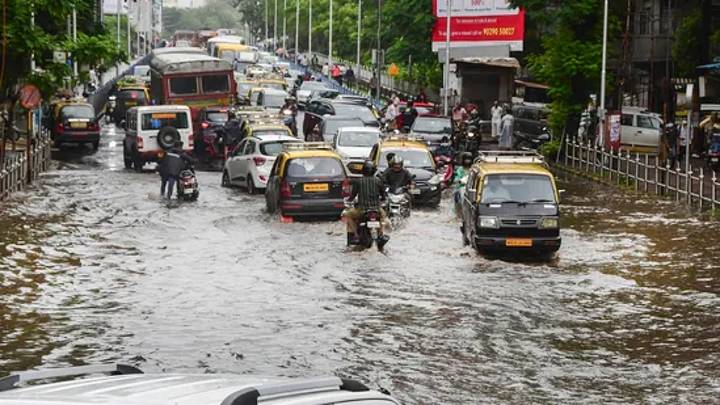 Record September Rainfall Paralyses Kolkata, Seven Dead in Electrocutions