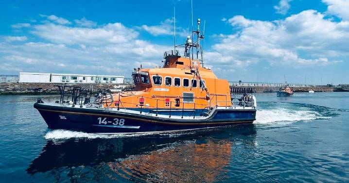 Two rescued in Firth of Clyde emergency as fishing boat sends out distress call
