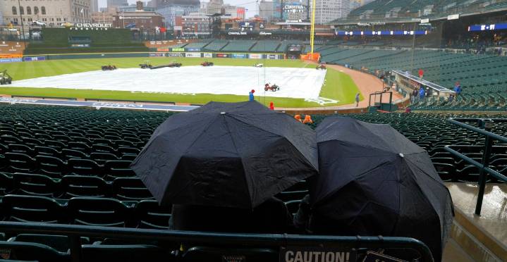 Braves vs. Tigers rain delay on the last road game in Detroit 9/21/25