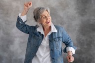 ¿Pautas diferentes para ellas? Cuatro claves para la longevidad saludable en las mujeres