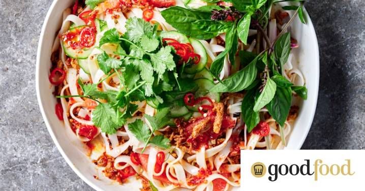 Pork noodle salad with grapefruit and chilli dressing