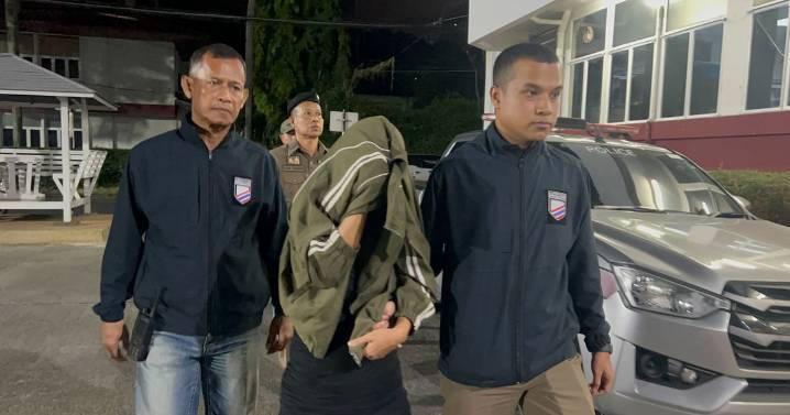 Naked couple caught having sex while standing in the back of a speeding pickup truck