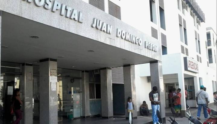 A machete y cuchillo: Un joven pelea por su vida y su familia clama justicia