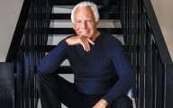 La industria de la moda italiana llora la pérdida de una leyenda: Falleció a los 91 años el icónico diseñador Giorgio Armani.