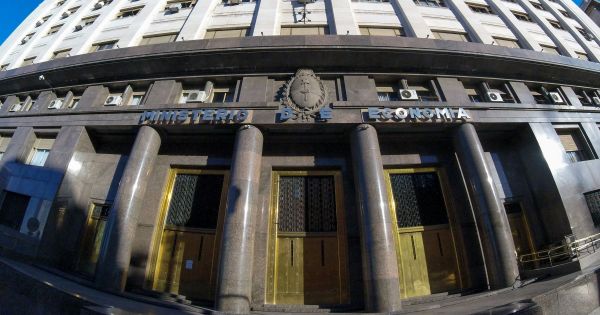 Seducción oficial al mercado: bajaron más la tasa y renuevan 91% en licitación