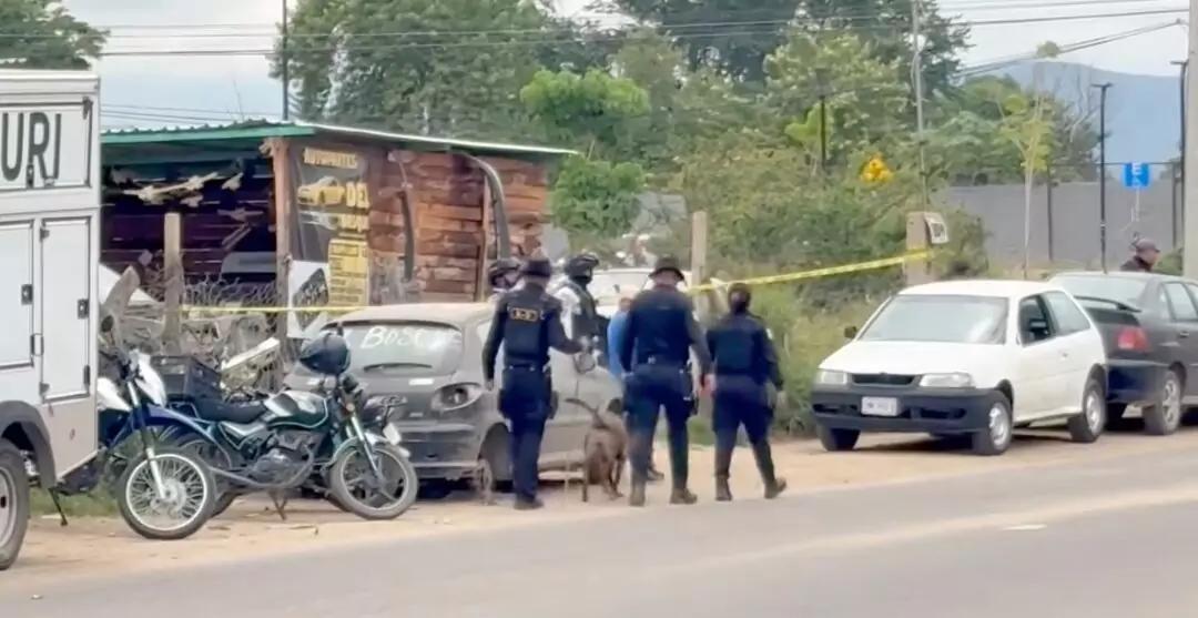 ¡Entre picos, perros y silencio! Cateo en Oaxaca desata caos vial sin respuestas claras
