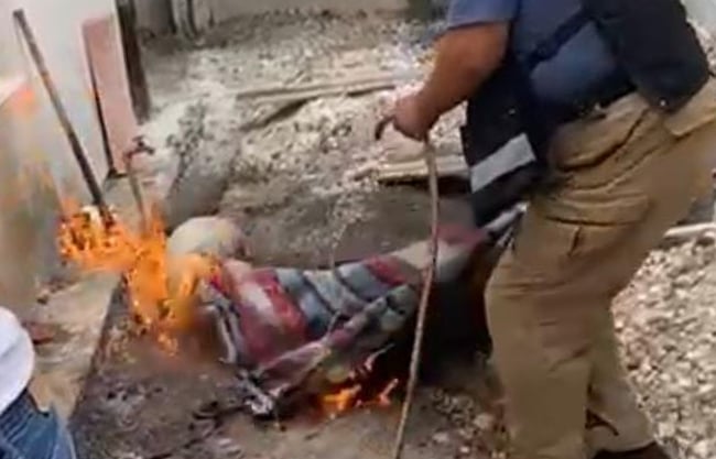 Sufre quemaduras adulto mayor al intentar acabar con pulgas con mechón de gas