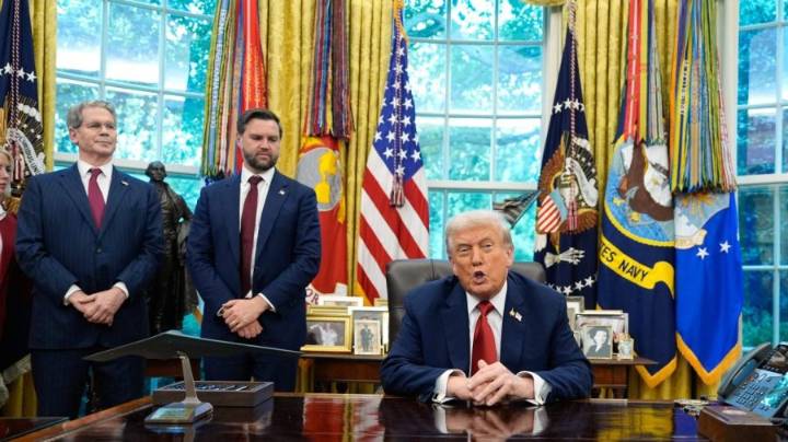 Trump, Vance downplay Hegseth meeting with military leaders