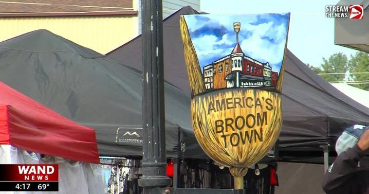 Arcola sweeps in weekend of fun with annual Broomcorn Festival
