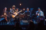 Popular country music group cancels all shows after frontman’s devastating cancer news