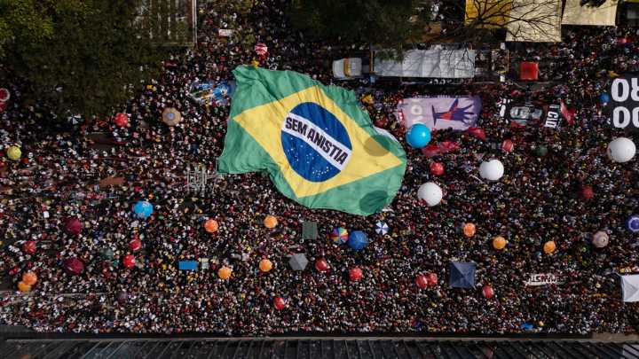 Brasil: Masivas marchas contra una amnistía a Bolsonaro y un blindaje para legisladores