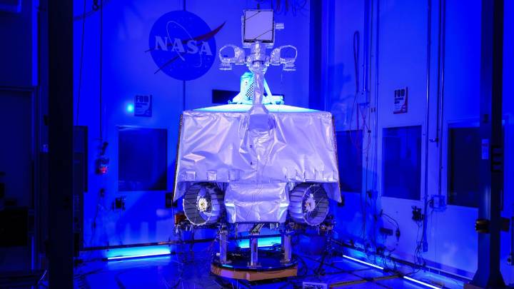NASA canceled a moon rover mission last year. Suddenly, it's back.