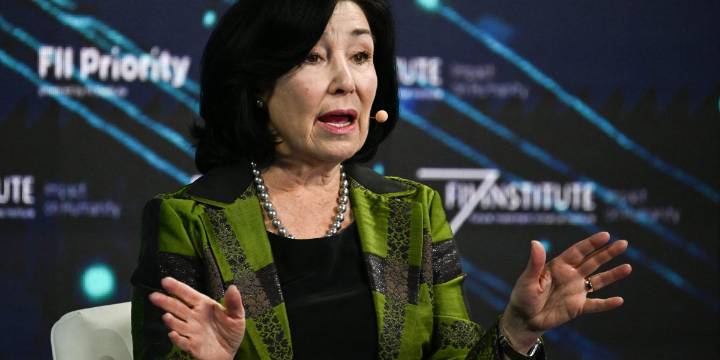 Oracle’s new Gen X and Millennial CEOs get stock options worth $350 million—but they’ll have to keep the stock soaring to collect