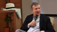 El libro de Juan Luis Mejía que cuenta la pasión por los libros en Medellín