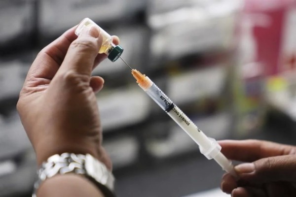 Niega OMS vínculos del paracetamol y vacunas con autismo