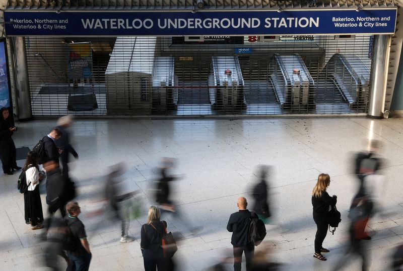 London commuters turn to bikes and boats as Tube strike enters second day