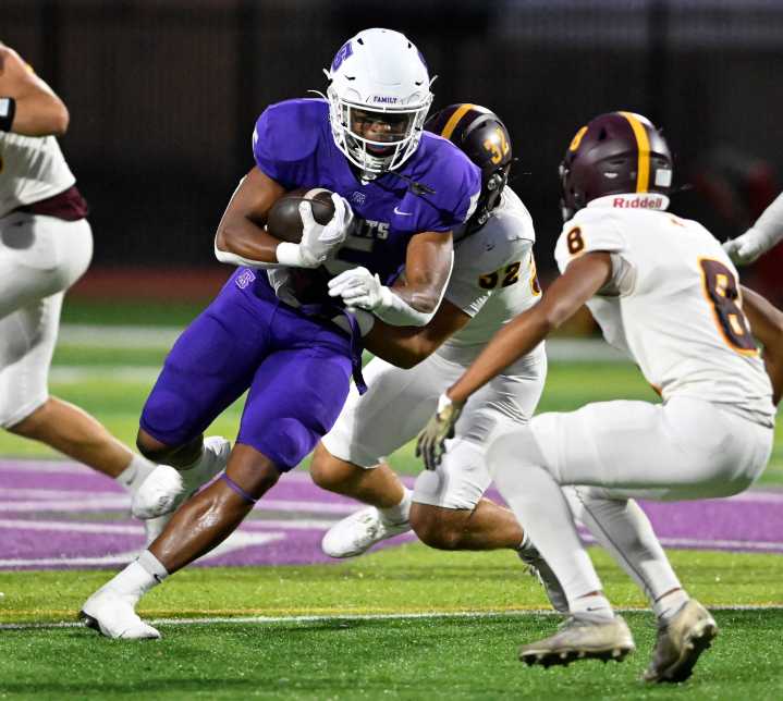 Valley Christian football embraces tough mentality to knock off St. Anthony